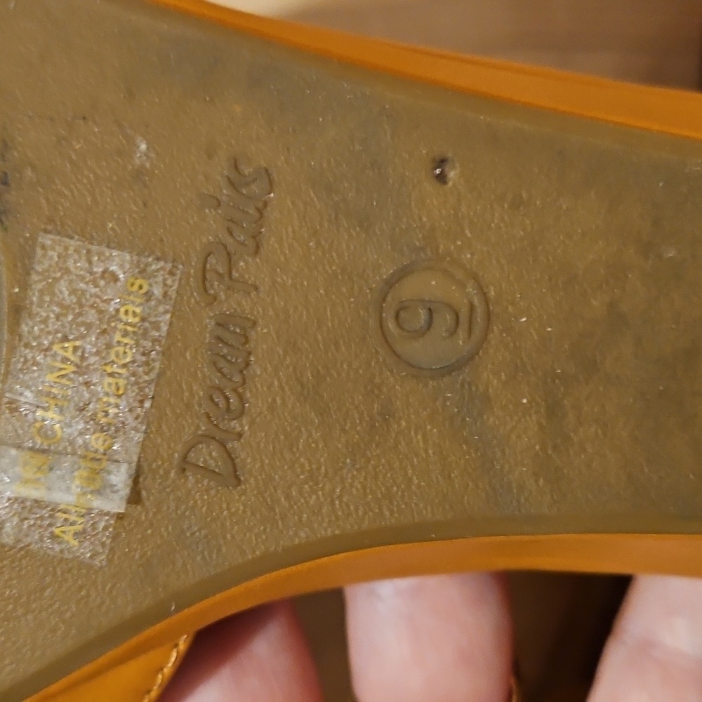 Dream Pairs Pointed Toe Tan Ankle Strap Shoes - Picture 10 of 11